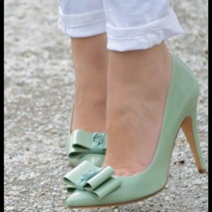 J Crew Viv Leather Pumps in Mint